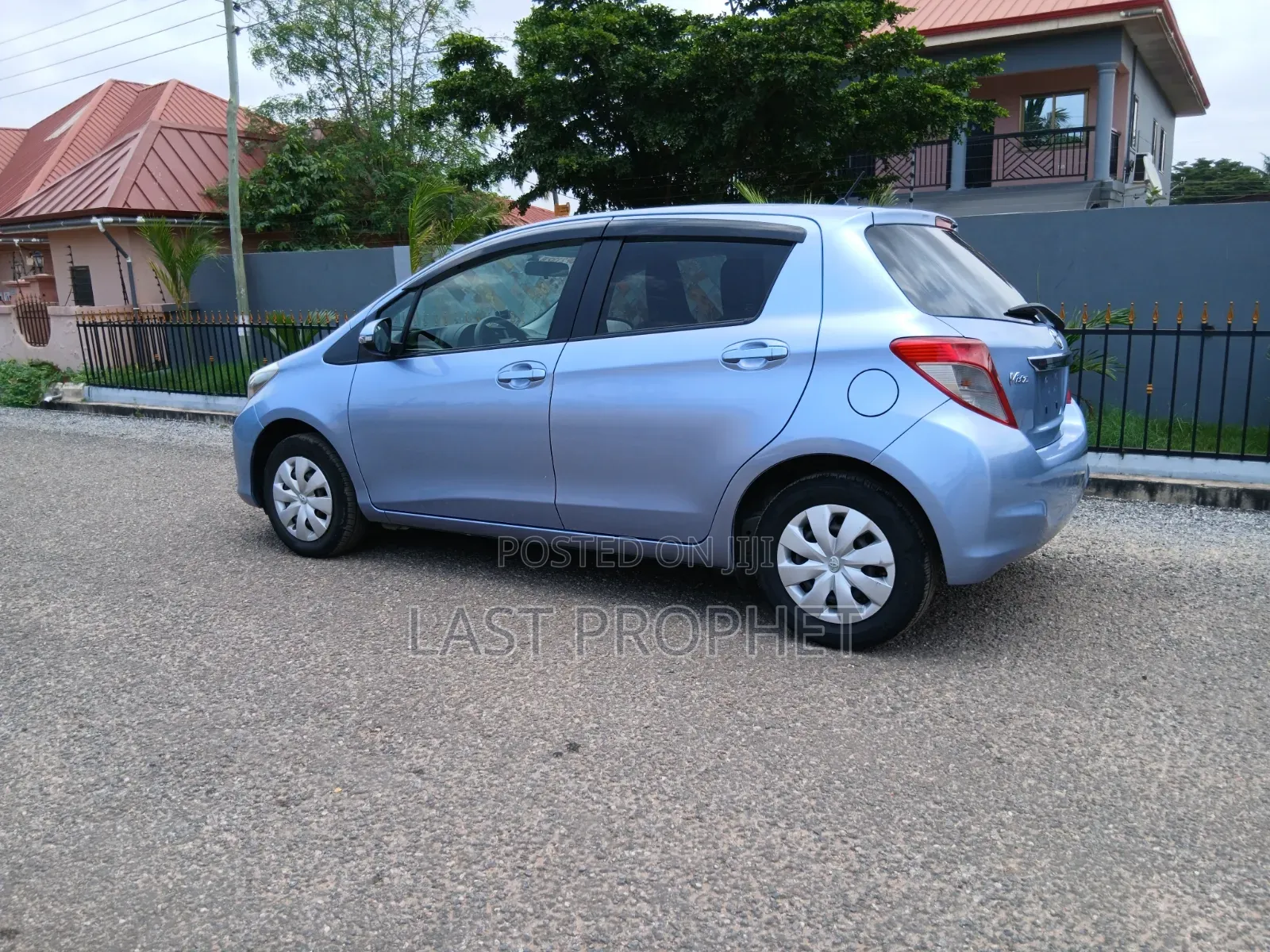 Toyota Vitz 2012 Blue
