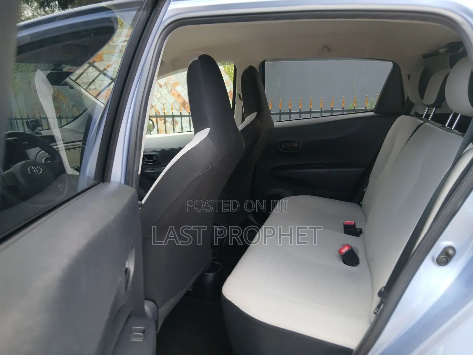 Toyota Vitz 2012 Blue