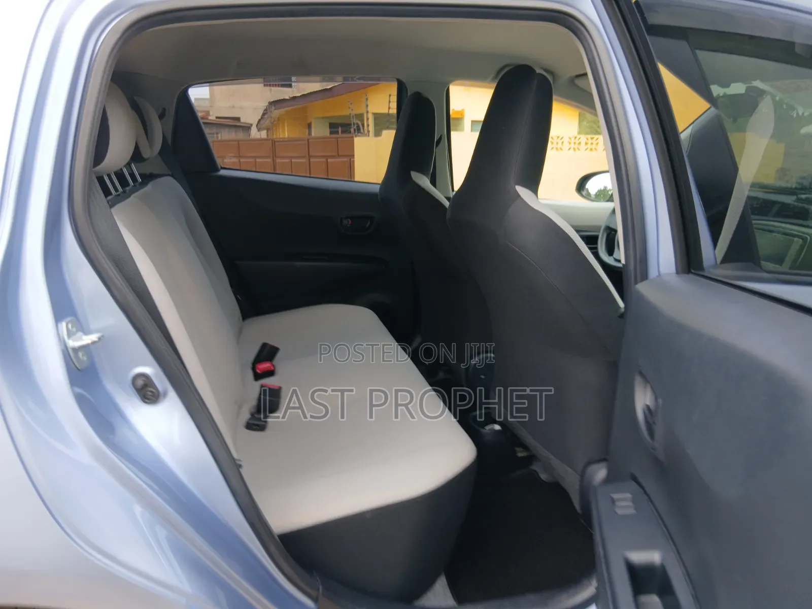 Toyota Vitz 2012 Blue