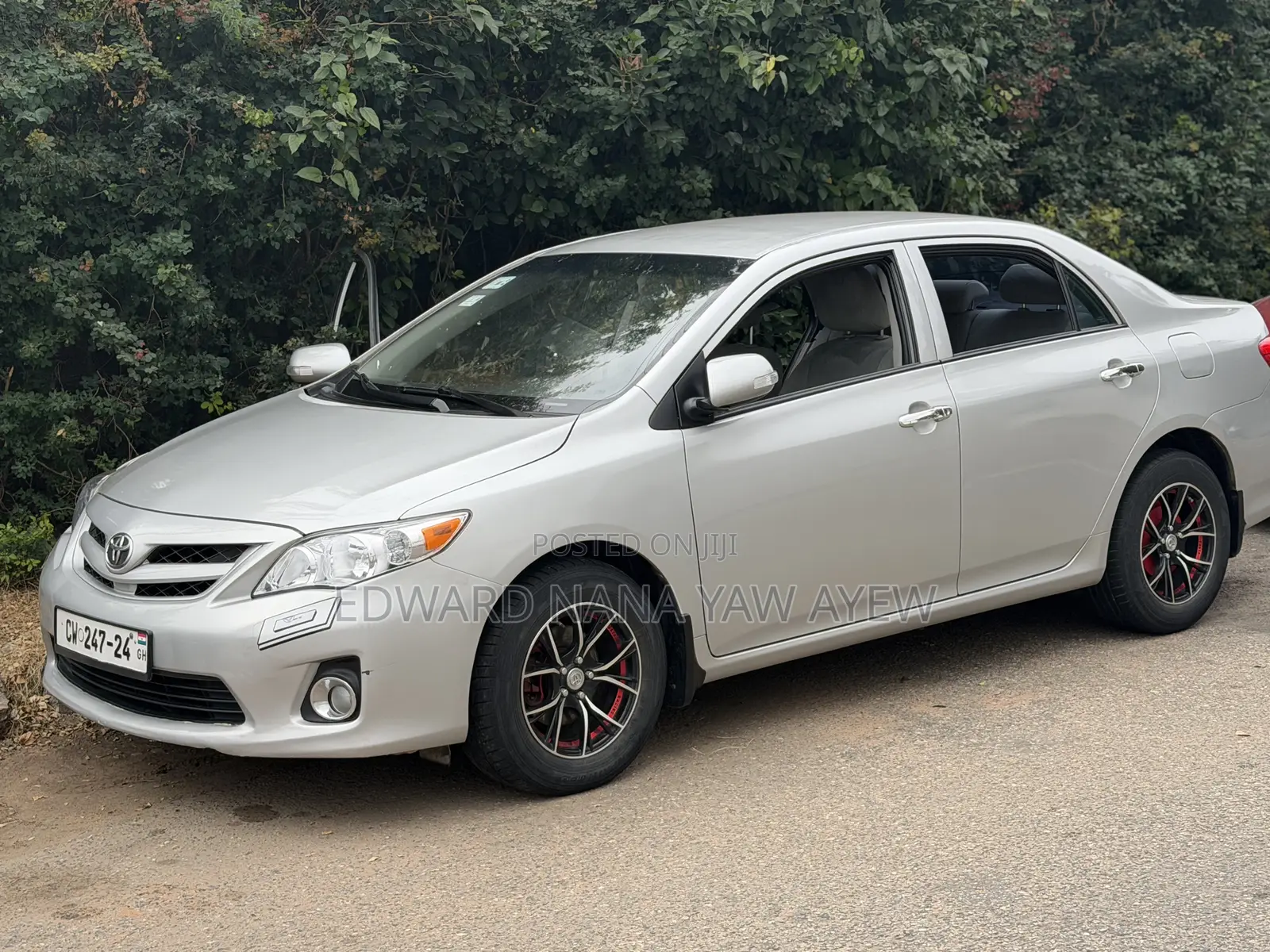 Toyota Corolla LE 4dr Sedan (1.8L 4cyl 4A) 2013 Silver