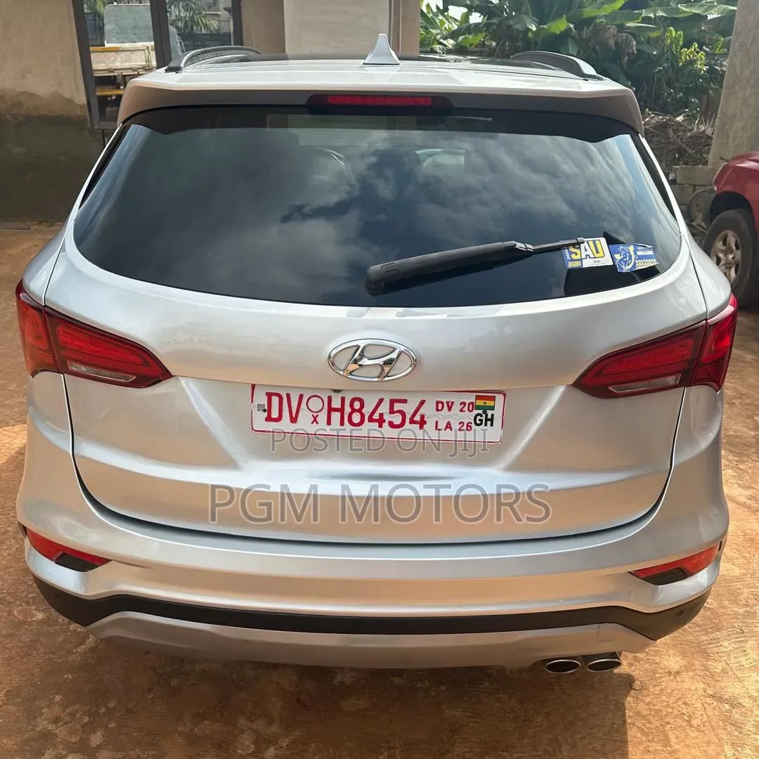 Hyundai Santa Fe 2018 Silver