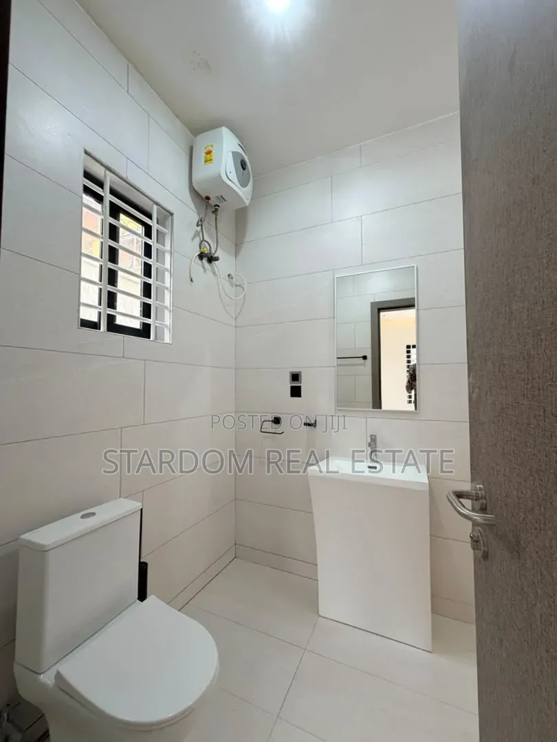 3bdrm Bungalow in East Legon Hills, Boundary Road Area for sale