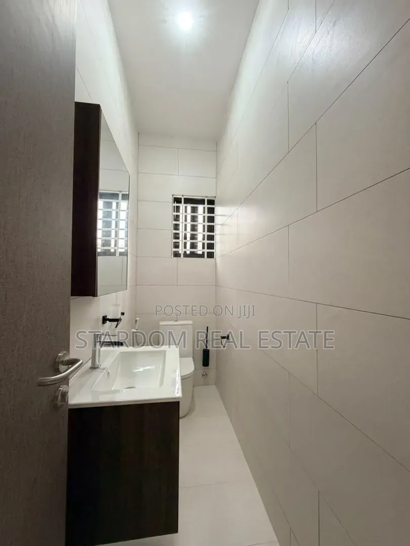 3bdrm Bungalow in East Legon Hills, Boundary Road Area for sale