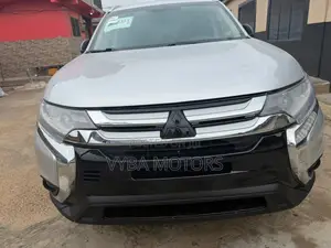 Mitsubishi Outlander 2019 Silver
