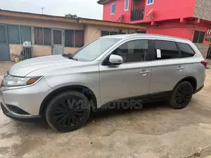 Mitsubishi Outlander 2019 Silver