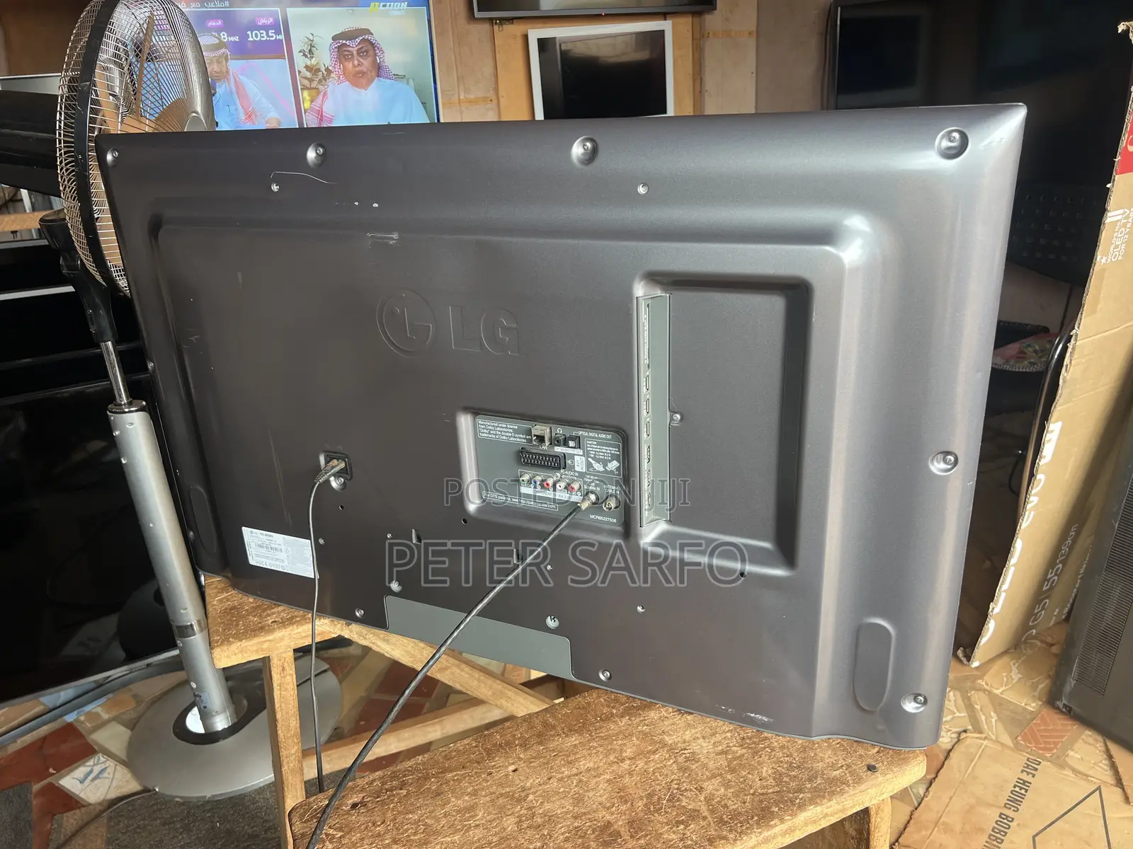 LG Silver Smart LED TV (42)