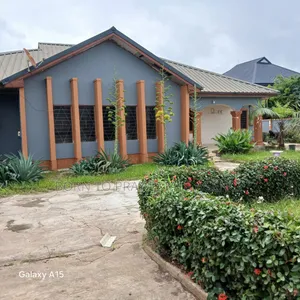 4bdrm House in Born To Pray Estate, Ejisu-Juaben Municipal for rent