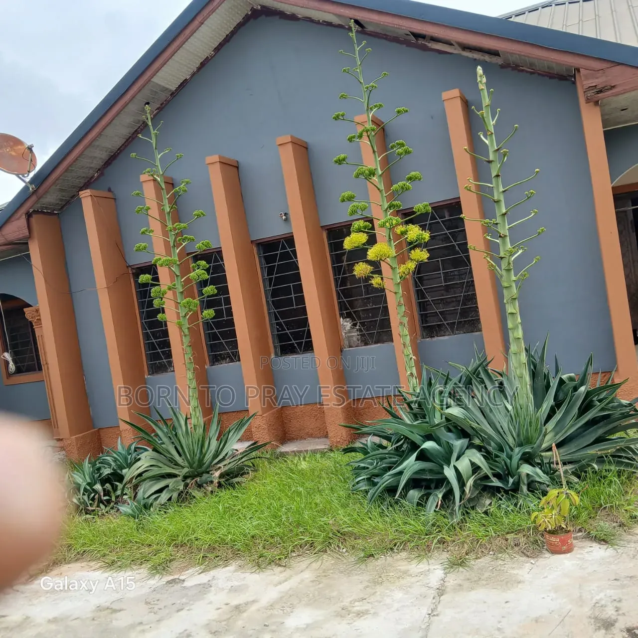 4bdrm House in Born To Pray Estate, Ejisu-Juaben Municipal for rent