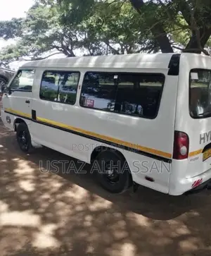 Hyundai H-100 2004 White