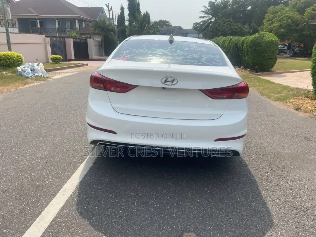 Hyundai Elantra 2018 White