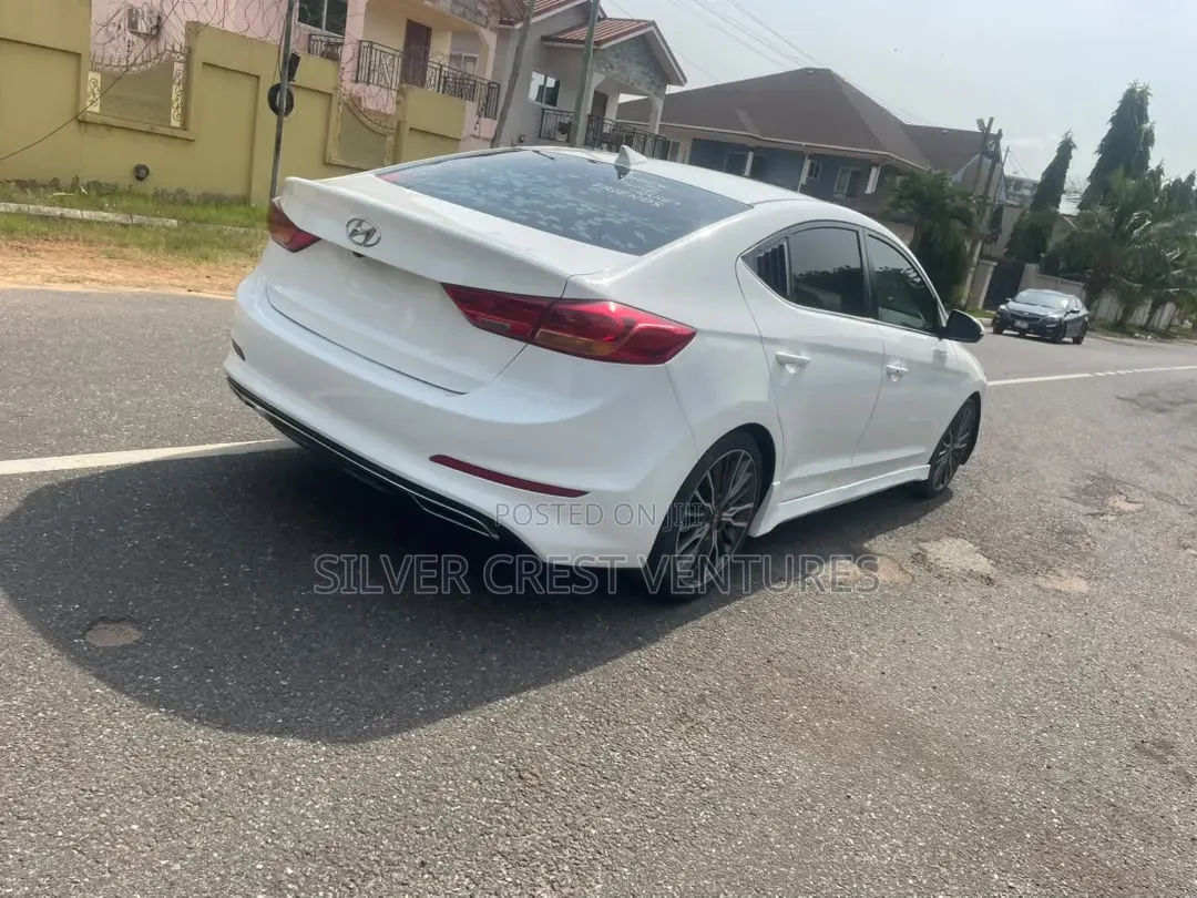 Hyundai Elantra 2018 White