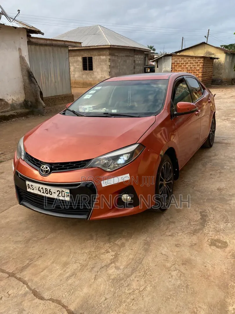 Toyota Corolla 2015 Red