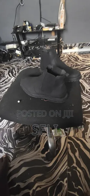 Yeezy Shoe