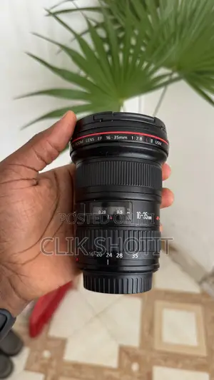 Canon EF 16-35mm F/2.8 L II USM Lens for Canon EF Mount W/Lens Hood