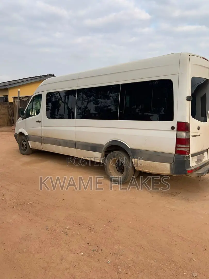 Mercedes-Benz Sprinter 2012