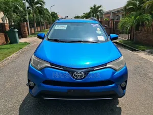 Toyota RAV4 XLE AWD (2.5L 4cyl 6A) 2016 Blue