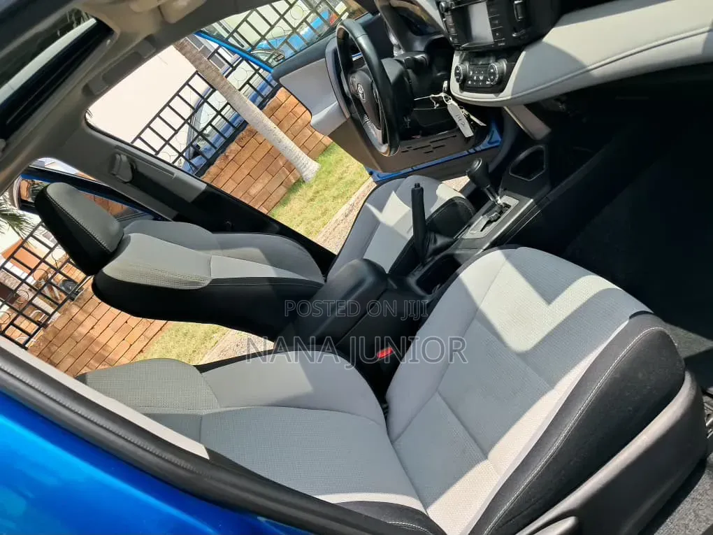 Toyota RAV4 XLE AWD (2.5L 4cyl 6A) 2016 Blue
