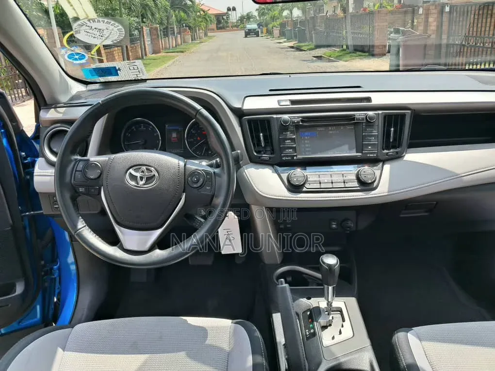Toyota RAV4 XLE AWD (2.5L 4cyl 6A) 2016 Blue