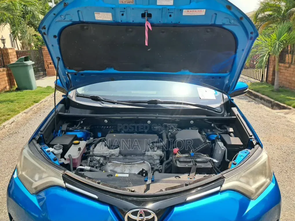 Toyota RAV4 XLE AWD (2.5L 4cyl 6A) 2016 Blue