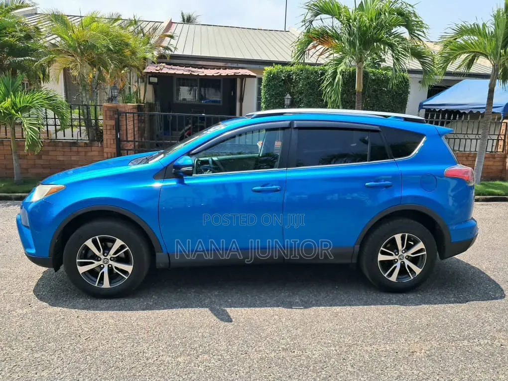 Toyota RAV4 XLE AWD (2.5L 4cyl 6A) 2016 Blue