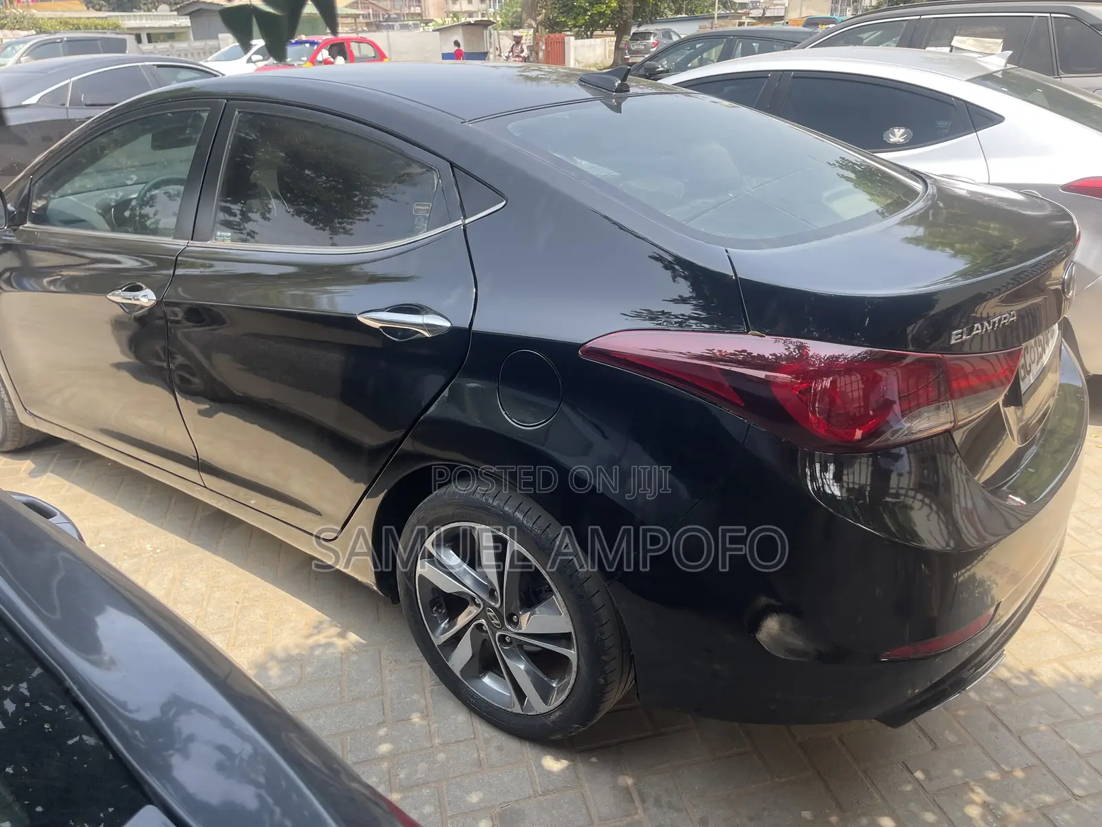 Hyundai Elantra Limited Sedan FWD (1.8L 4cyl 6A) 2016 Black