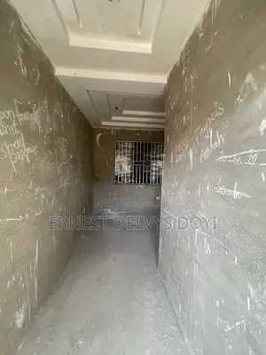 18 Bedrooms Mansion for Sale