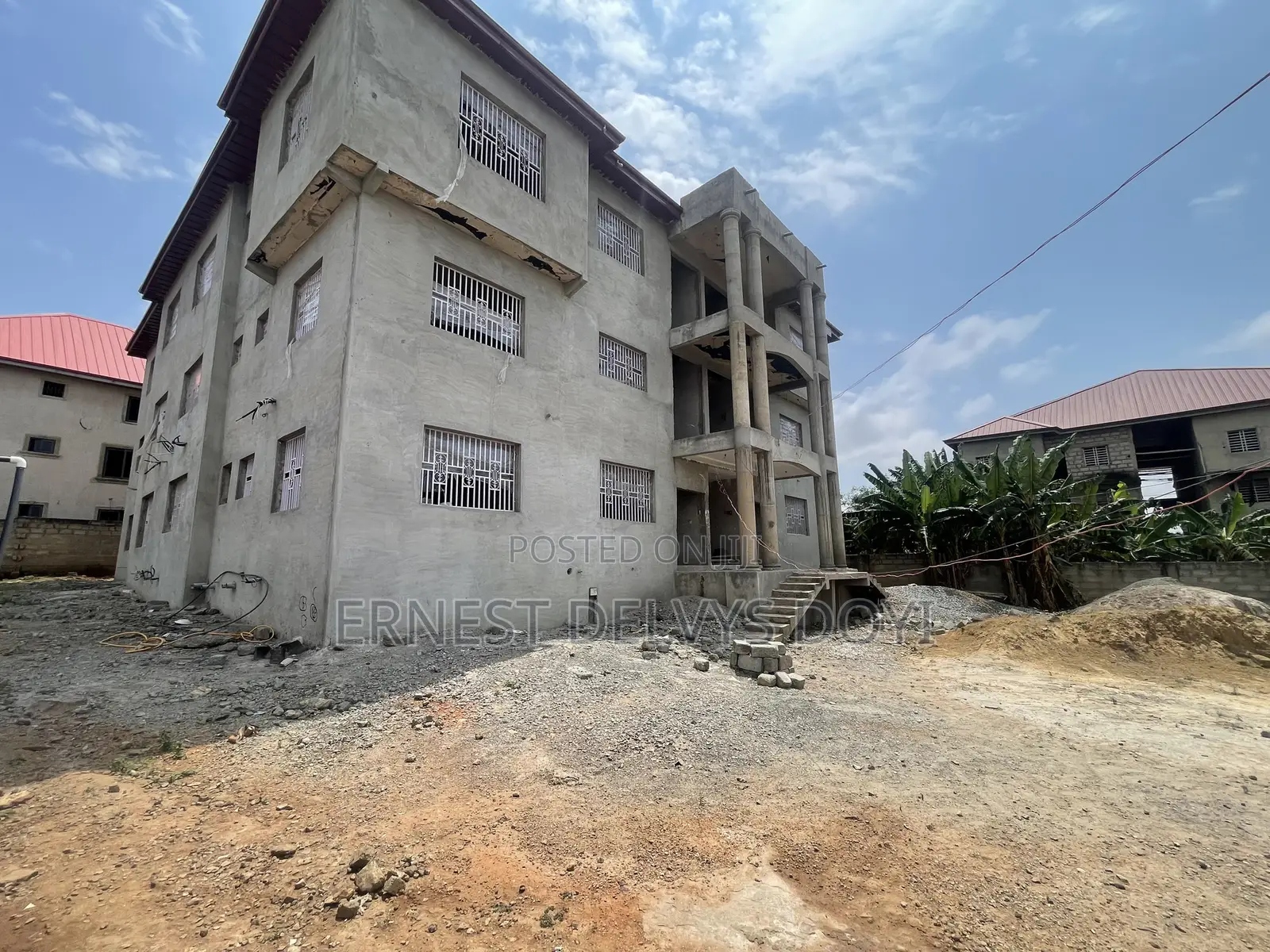 18 Bedrooms Mansion for Sale