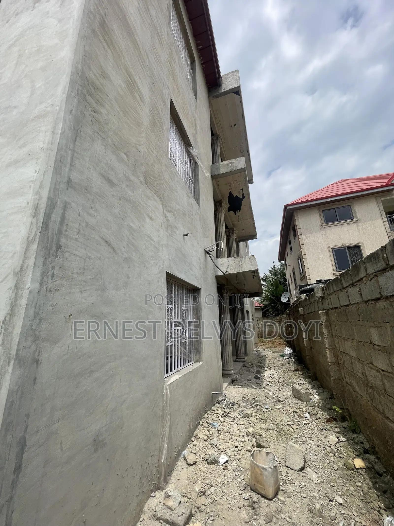 18 Bedrooms Mansion for Sale