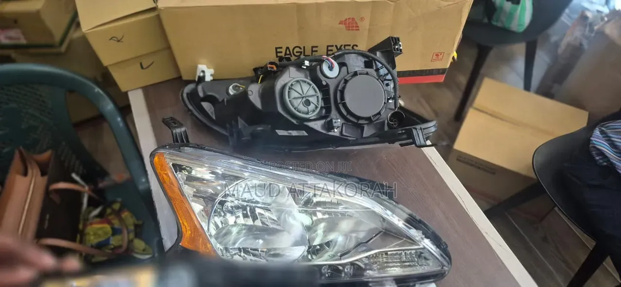 Nissan Sentra 2013-2015 Headlight