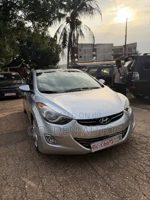 Hyundai Elantra Limited Sedan FWD (1.8L 4cyl 6A) 2013 Silver