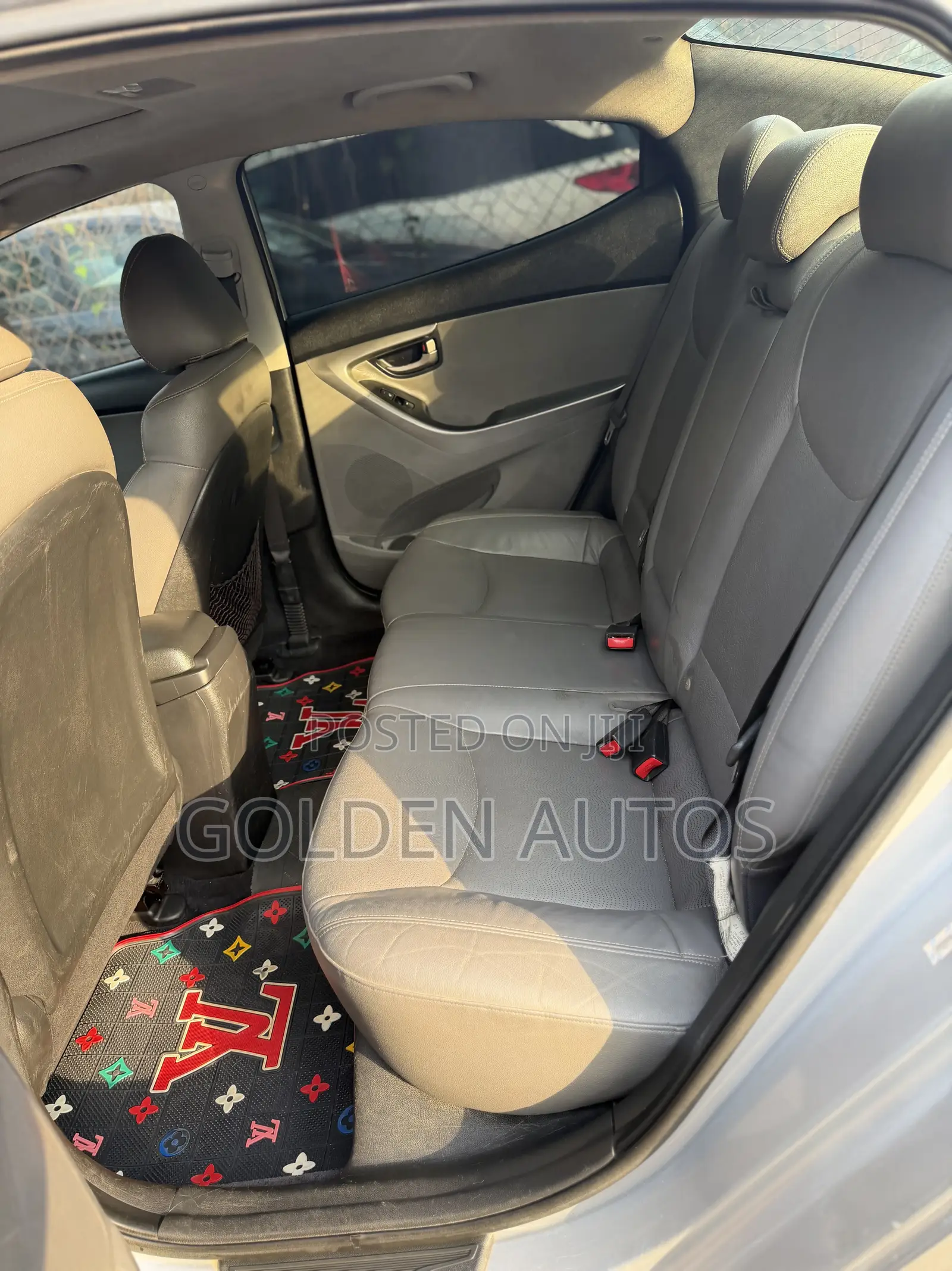 Hyundai Elantra Limited Sedan FWD (1.8L 4cyl 6A) 2013 Silver