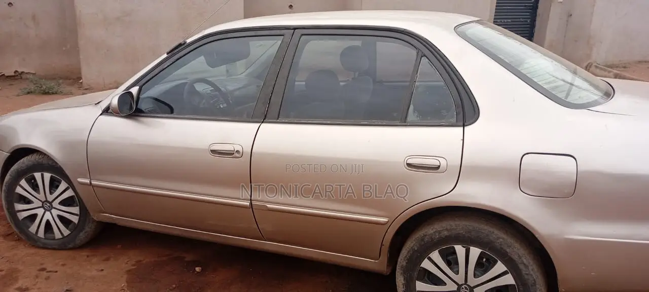 Toyota Corolla 1.6 Sol 2005 Ivory