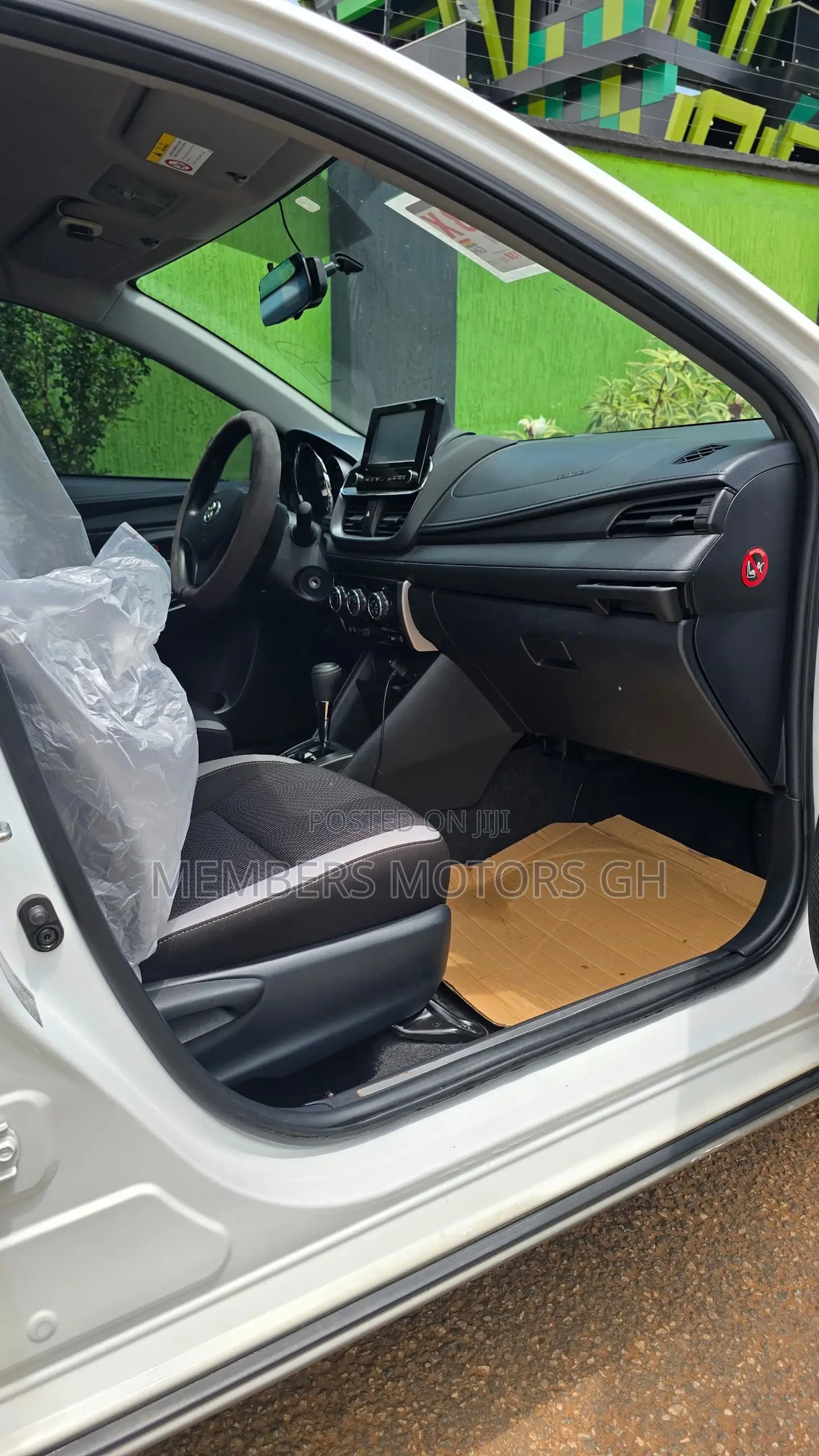 Toyota Yaris 1.5 Sedan L 2020 White