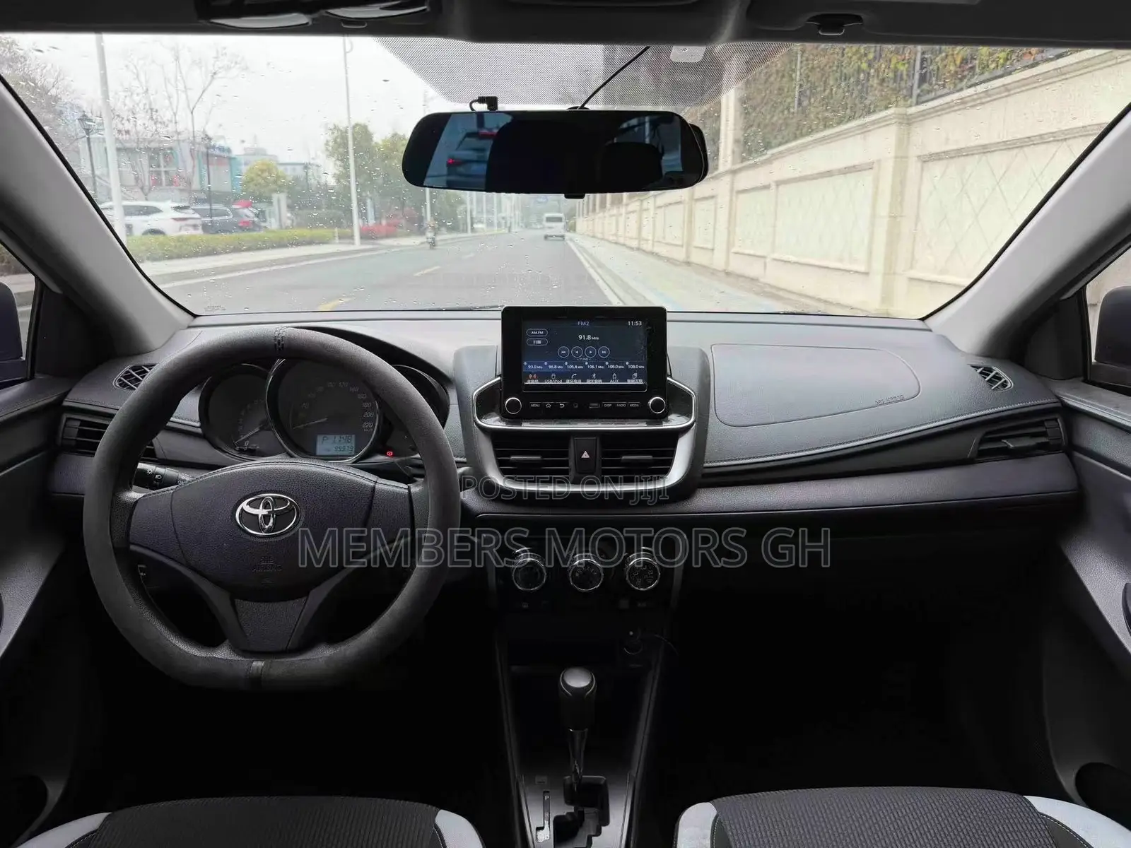 Toyota Yaris 1.5 Sedan L 2020 White