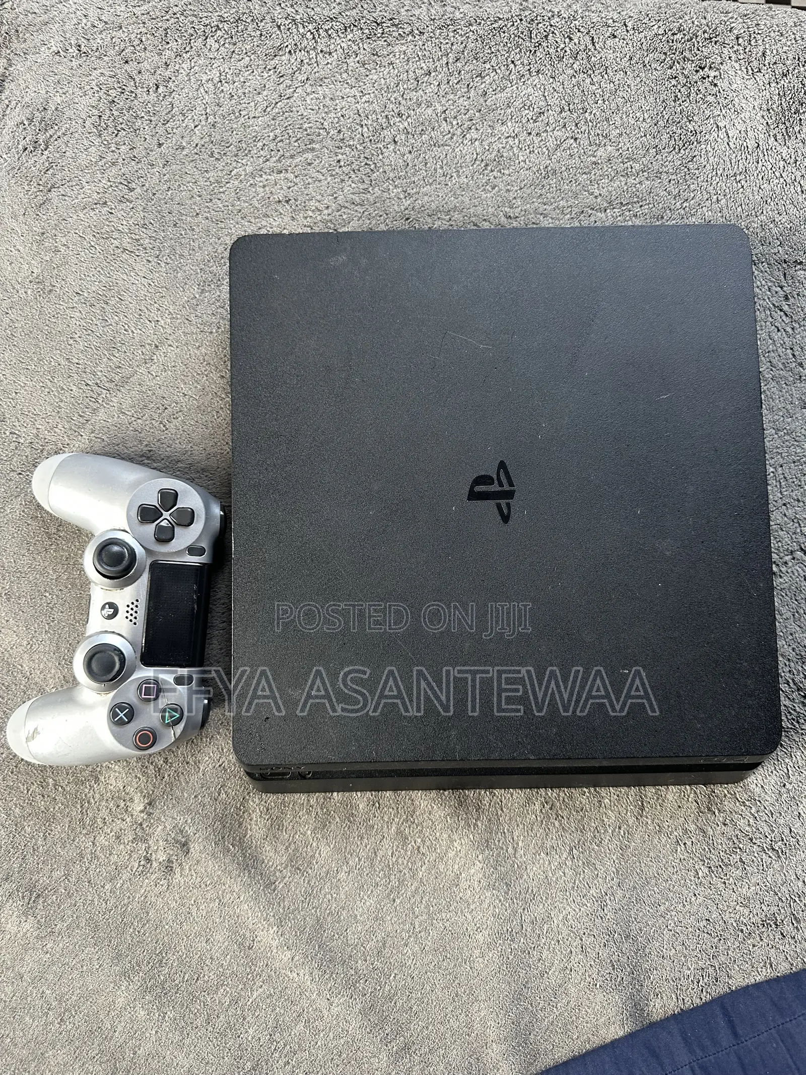 Play Station 4 Slim