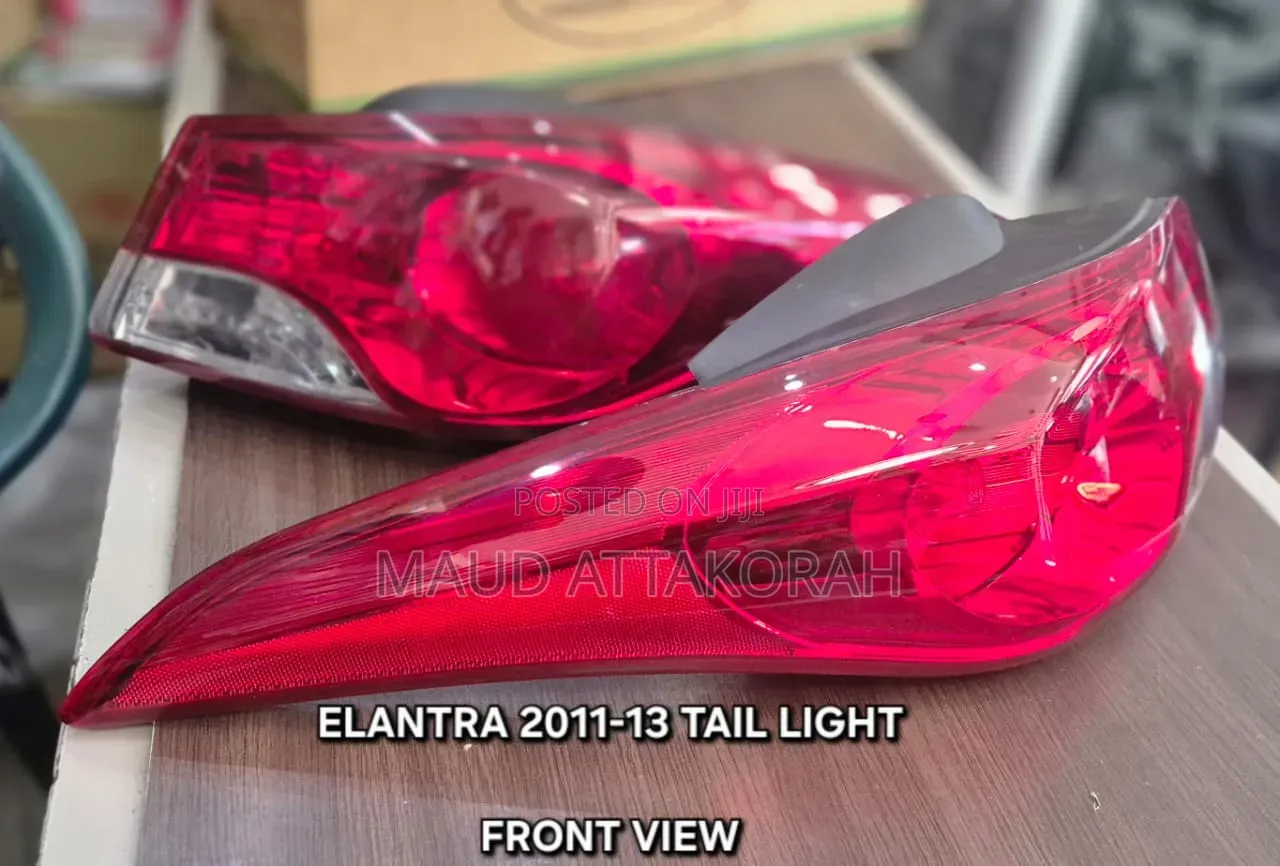 Hyundai Elantra 2011-2013 Taillight