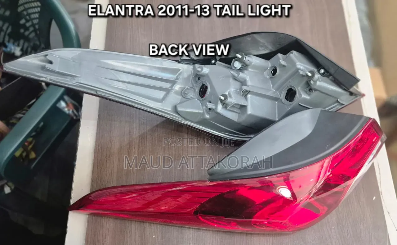 Hyundai Elantra 2011-2013 Taillight