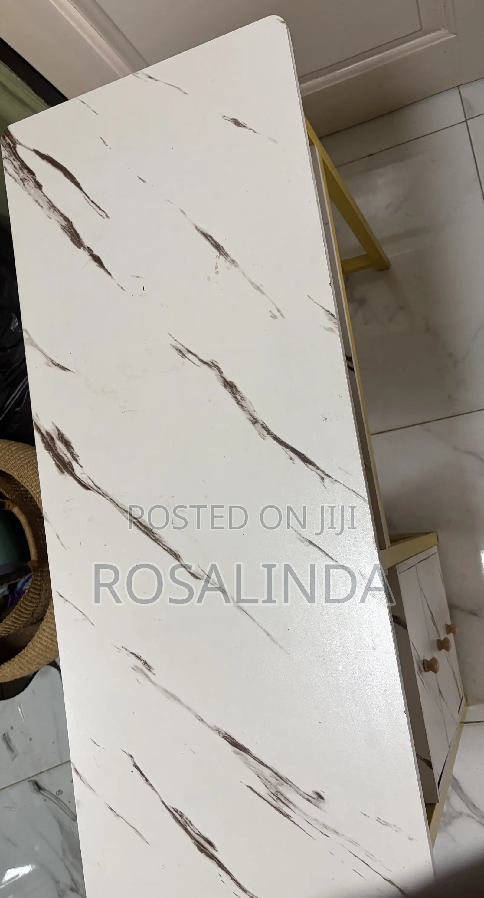 Nail Table