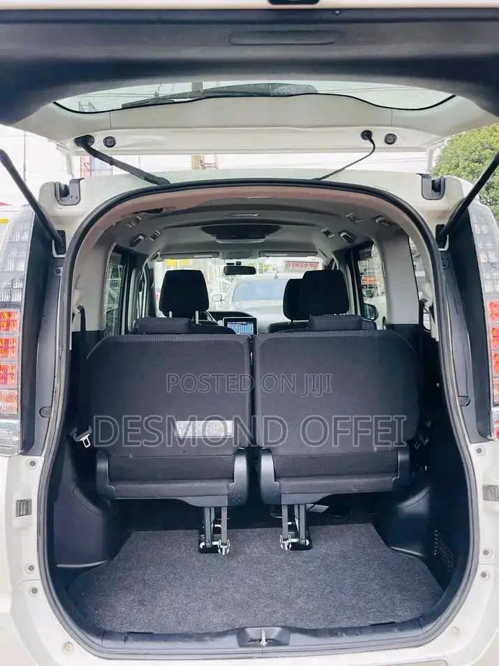 Toyota Voxy 2015 White