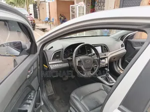 Hyundai Avante 2016 Silver