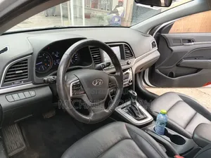 Hyundai Avante 2016 Silver