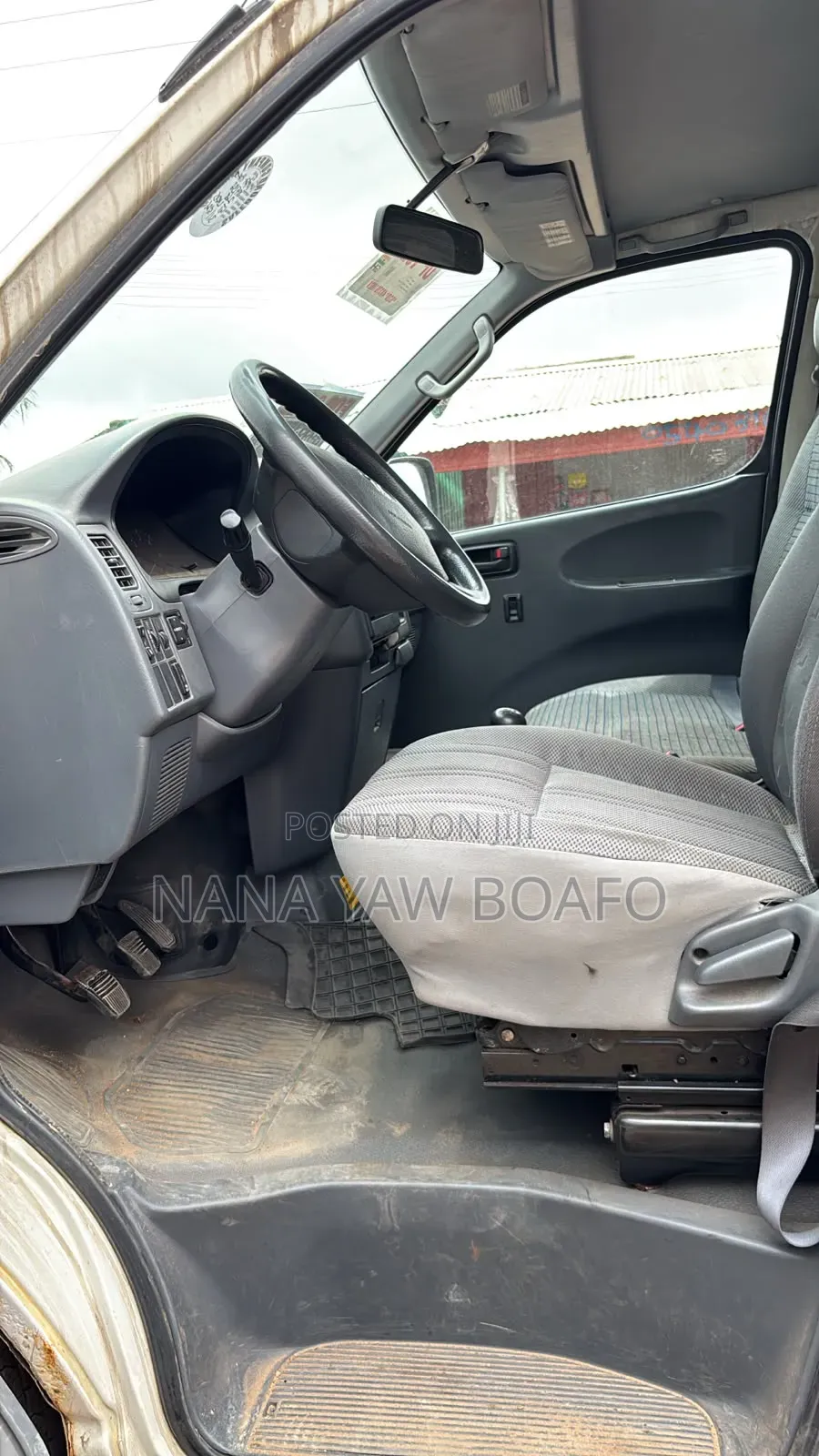 Toyota HiAce 2010 White
