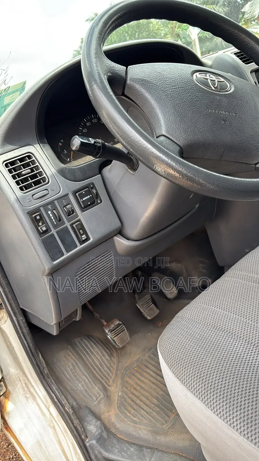 Toyota HiAce 2010 White