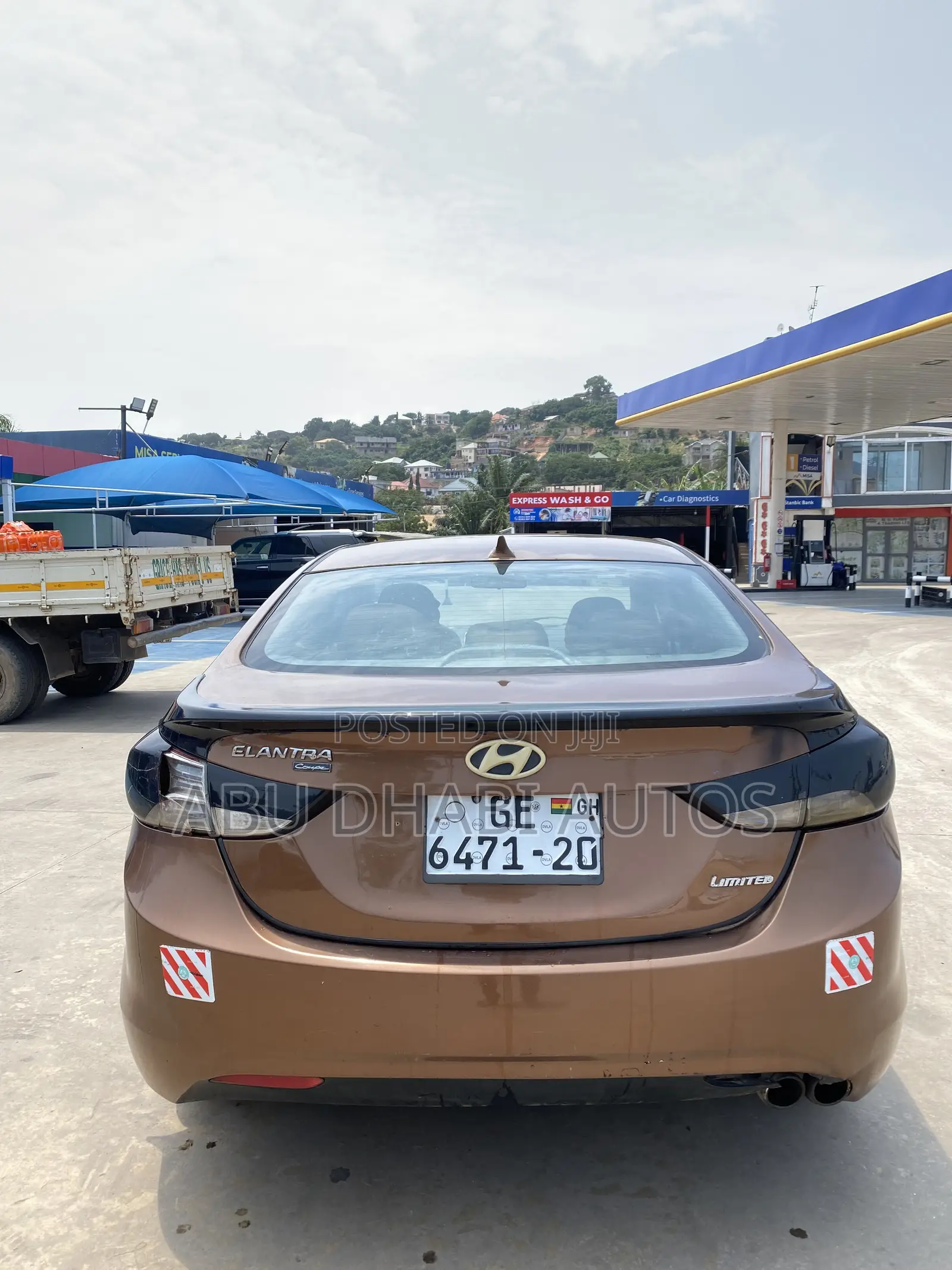 Hyundai Elantra SE Coupe FWD (1.8L 4cyl 6A) 2013 Brown