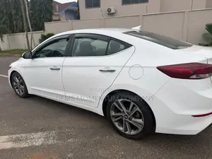 Hyundai Elantra 2017 White