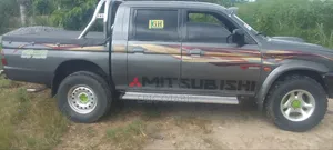 Mitsubishi L200 1999 Gray