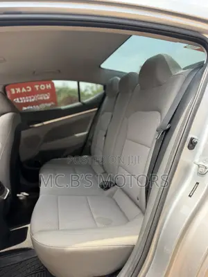 Hyundai Elantra 2021 Silver