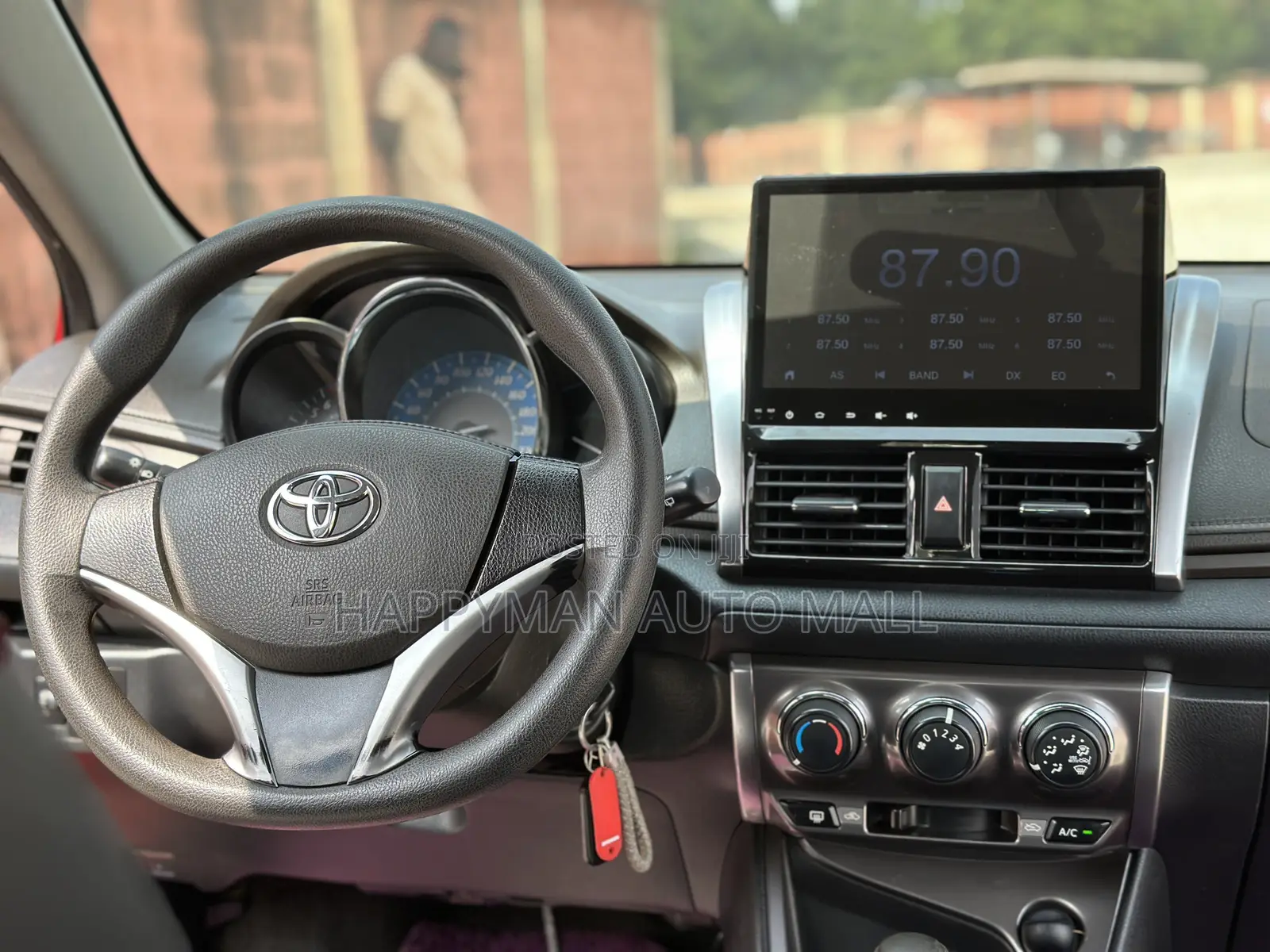Toyota Yaris L Hatchback 5dr 2016 Red