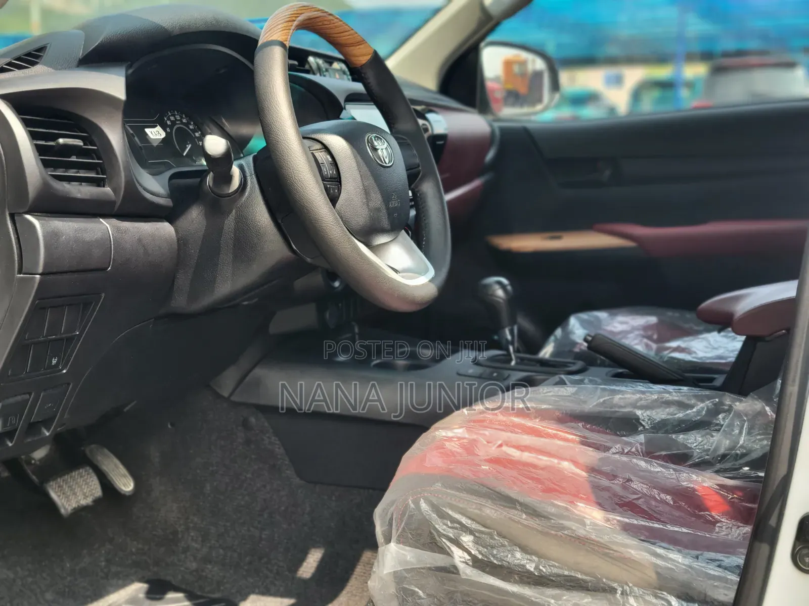 Toyota Hilux Revo Double Cab Petrol 2.7 AWD 2022 White