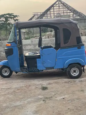 Bajaj RE 2025 Blue